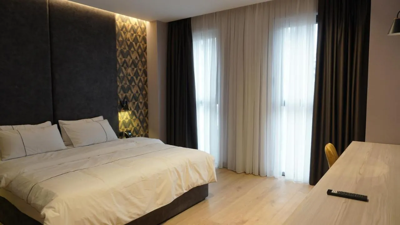 Starlight Hotel Тирана